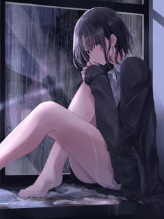 Плачущая девушка в дождь у окна