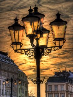 Закат сквозь уличный фонарь