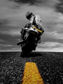 Мотоциклист и разметка