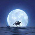 Воин на коне, на фоне огромной Луны