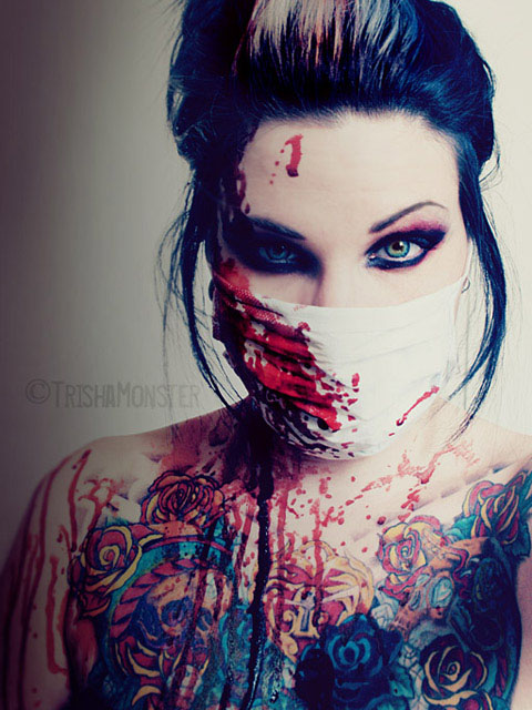 Кровавая татуировщица