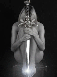 Женщина с мечом