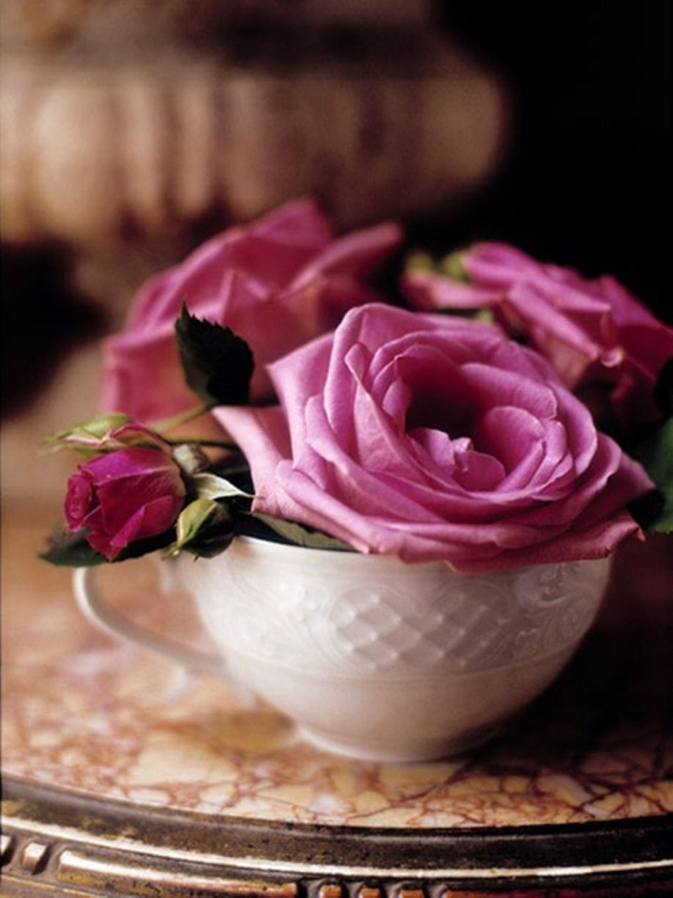 Тарелка с розами