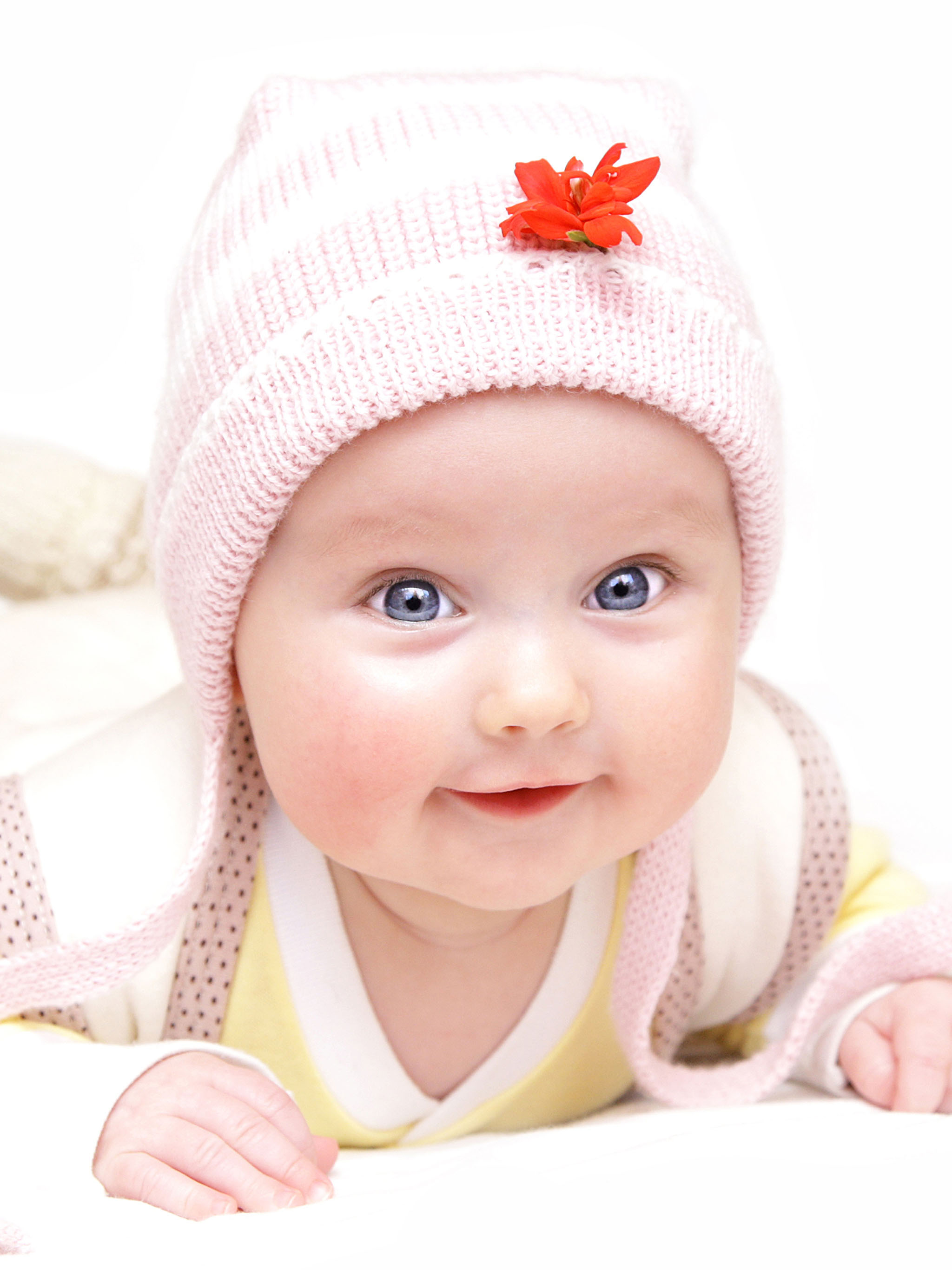 Младенец в зимней шапке