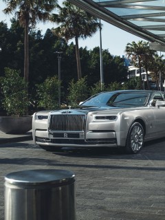 Серый Rolls-Royce