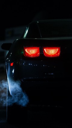 Стопы авто во тьме