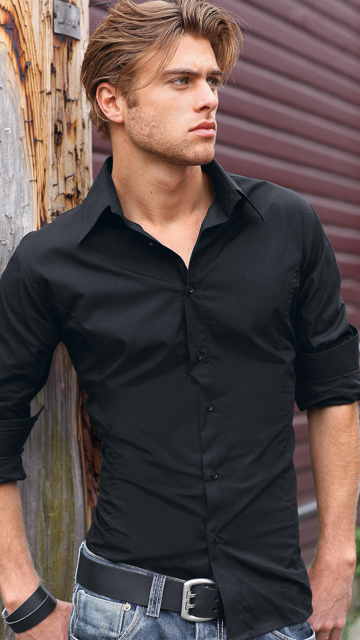 Образ с черной рубашкой для мужчины