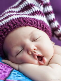 Спящий малыш с открытым ртом