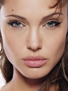Красотка Анджелина Джоли