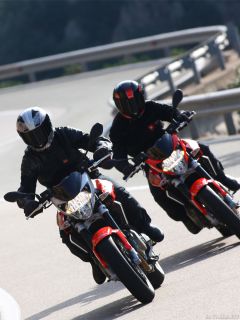 Наперегонки на мотоциклах