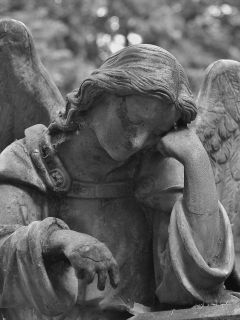 Печальный Ангел (статуя)