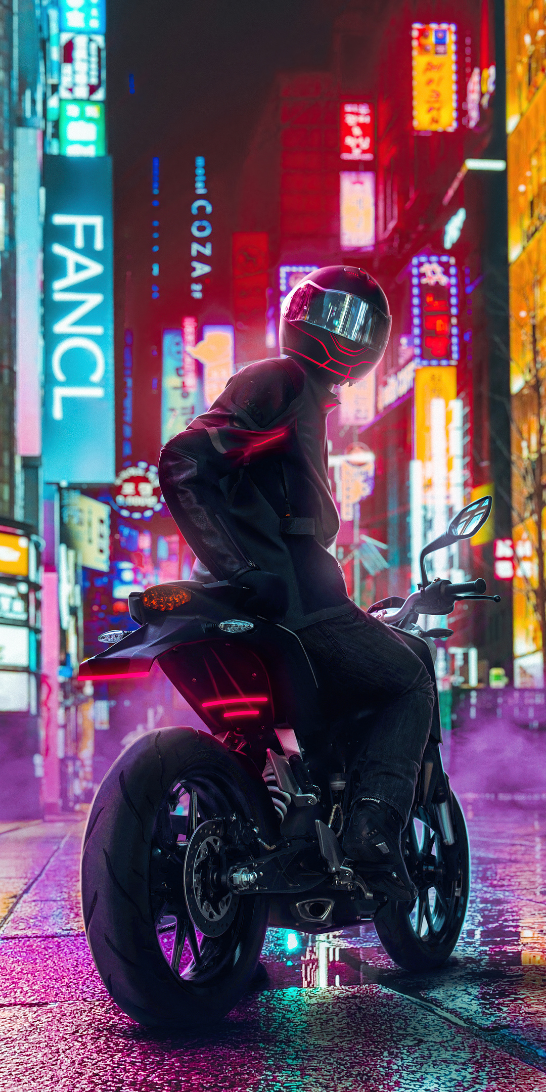 Мотоциклист в мегаполисе