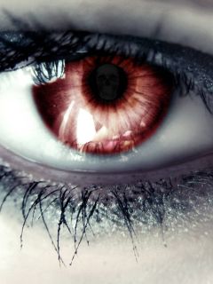 Темно-красный глаз