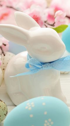 Керамический кролик и крашенки